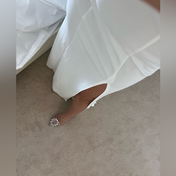 🌟 Scuba crepe gown white maxi off shoulder dress with Slit - Picture 8 of 8